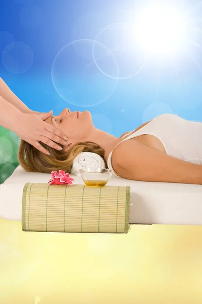 Elderly Woman Having Soothing Head Massage Relaxation — Stock Photo, Image