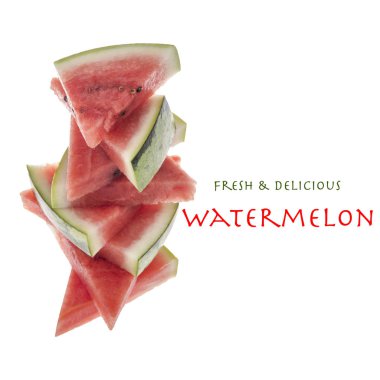 Karpuz dilimleri üzerinde beyaz izole yığını