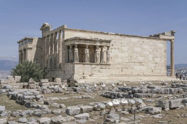 Yunanistan Atina Akropol Kuzey tarafında antik bir Yunan tapınağı Erechtheion.