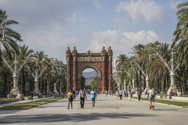 Arc de Triomf Barcelona ana konumlar biridir. Triumph Arch Barcelona inşa edildi Dünya Fuarı 1888 yılında tarafından Josep Vilaseca ben Casanovas.
