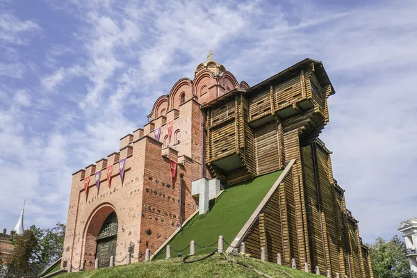ゴールデン ゲート 世紀にキエフ ウクライナのキエフ市の正門であった — ストック写真