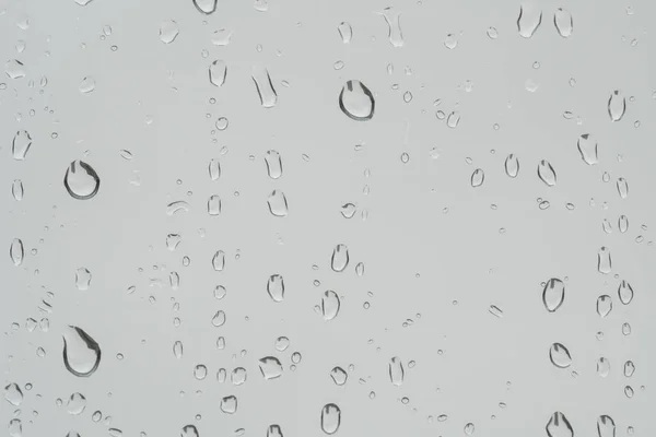Yağmurlu Bir Günde Pencere Camında Yağmur Damlaları Olan Arkaplan — Stok fotoğraf