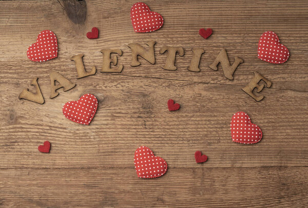 День святого Валентина шаблон на деревянном фоне с копировальным пространством
