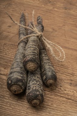 kopya alanı ile ahşap masa üzerinde kırmızı havuç