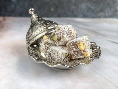 Masada antep fıstığı ile Türk lokumu