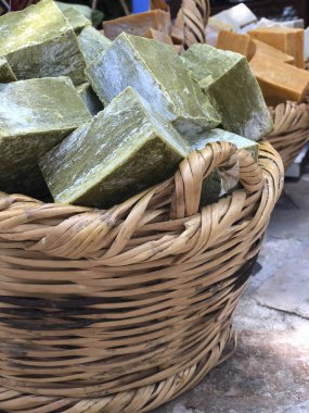 Sepette el yapımı doğal sabun çubukları