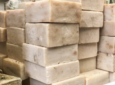 el yapımı doğal sabun çubukları yığını