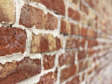 arka plan olarak tuğla duvar