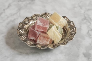 masada bir kase renkli Türk lezzetlerini 