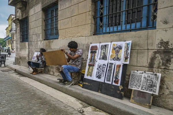 Havana, Küba - 01 Mayıs 2017; Sokak sanatçıları resim hediyelik eşya i — Stok fotoğraf