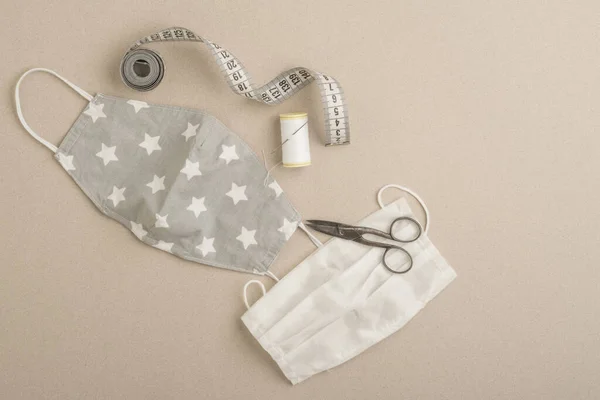 Primer Plano Máscara Salud Textil Hecha Medida Con Herramientas Costura — Foto de Stock