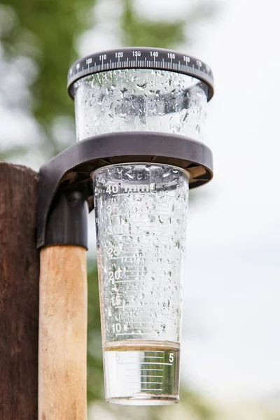 Meteoroloji yağmur ölçer bulutlu Bahçe, ölçüm ile