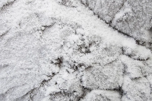 Nahaufnahme Von Granitsteinen Mit Raureif Bedeckt Winterlicher Hintergrund — Stockfoto