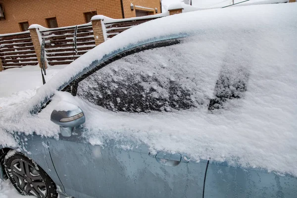 Cars covered in snow after blizzard — Stock Photo, Image
