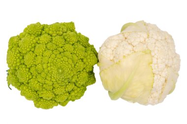 Romanescu (Brassica Oleracea). Roma karnabahar. Romanesco brokoli lahana ve beyaz arka plan üzerinde izole karnabahar