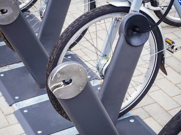 Alquiler de bicicletas aparcamiento en Berlín — Foto de Stock