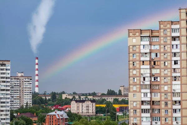 Rainbow in the city of Kiev — Stock Photo, Image