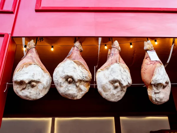 Many Cured Ham Pig Legs Hanging Sale Real Delicious Gourmet — Stock Photo, Image