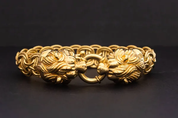 Pulsera Oro Macizo Caro Con Cierre León —  Fotos de Stock