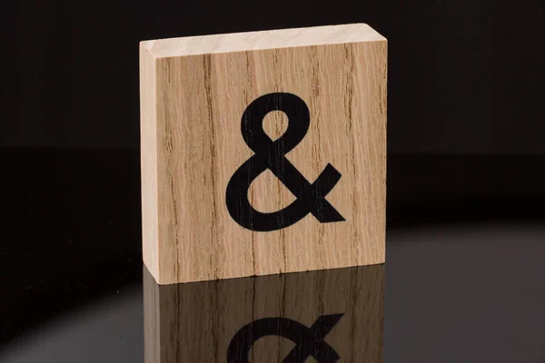 Ampersand Telha do bloco de madeira — Fotografia de Stock