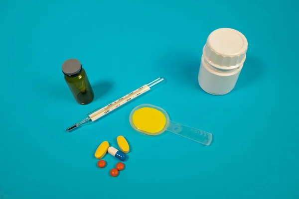 Coloridas Píldoras Frascos Médicos Medicina Concepto Atención Médica — Foto de Stock