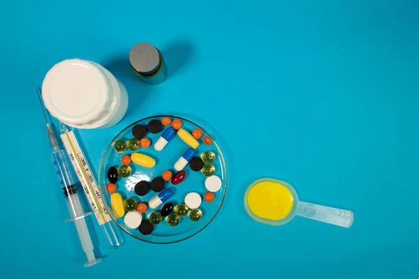 Felülnézet Színes Orvosi Tabletták Palackok Orvosi Egészségügyi Koncepció — Stock Fotó