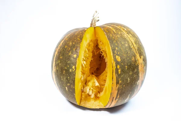 Gran Calabaza Cortada Madura Sobre Fondo Blanco —  Fotos de Stock