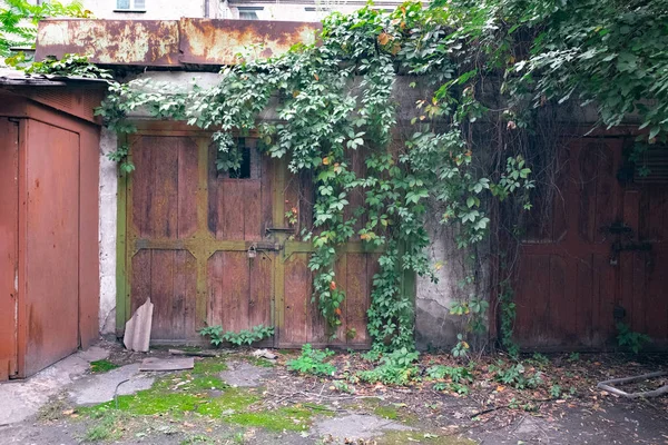 Old Wooden Doors Abandoned Barn — Stock Photo, Image