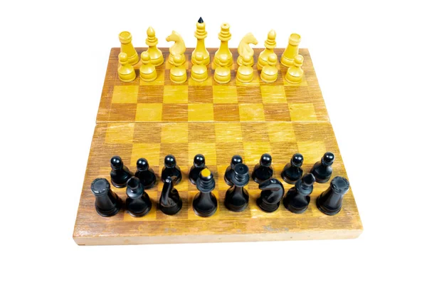 Schackbräde Med Svarta Och Gula Schackpjäser Isolerad Vit Bakgrund — Stockfoto