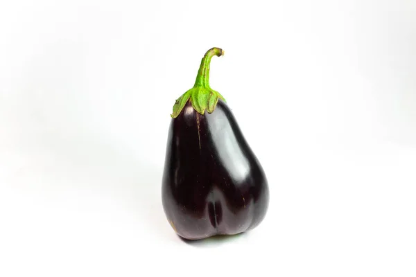 Nära Håll Mogna Aubergine Vit Bakgrund — Stockfoto