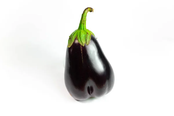 Close Van Rijpe Aubergine Witte Achtergrond — Stockfoto