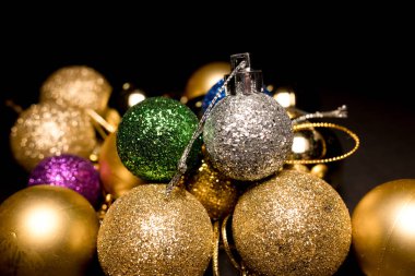 Parlak Noel topları, görünümü kapatın