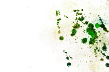 Beyaz arka plan üzerinde boya soyut renkli lekeleri