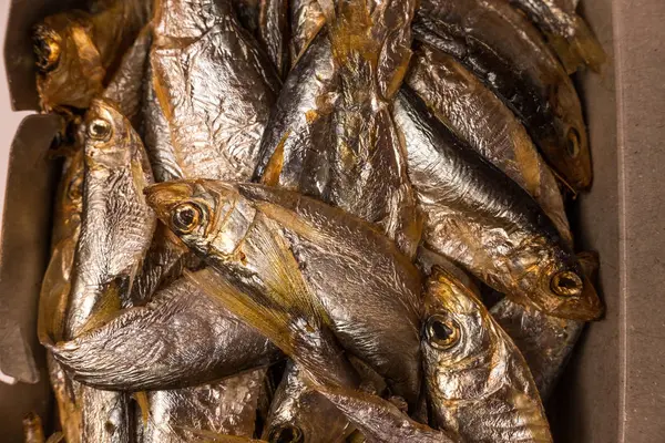Kleine Geräucherte Schmackhafte Fische — Stockfoto