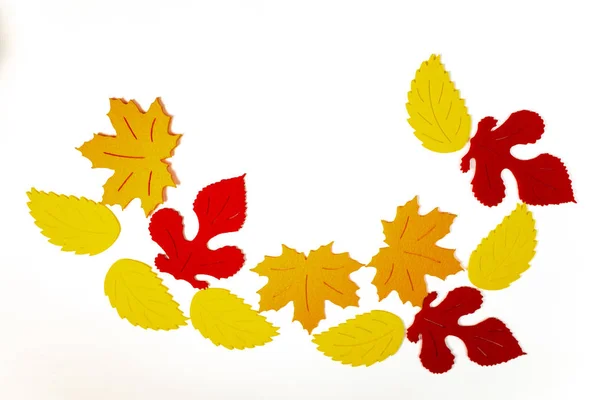 Schöne Bunte Herbstblätter Auf Weißem Hintergrund — Stockfoto