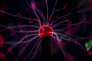 Plazma topu ışınları karanlıkta görünümü kapatın