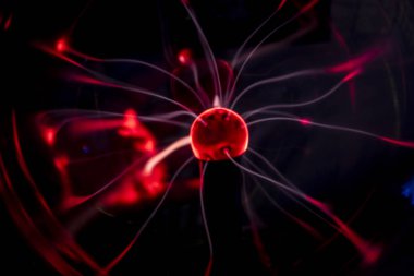 Plazma topu ışınları karanlıkta görünümü kapatın