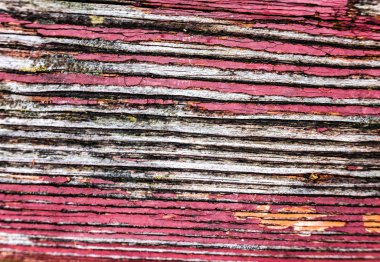 Yıpranmış boyalı ahşap plakalar görünümünü kapat 