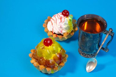 lezzetli kek ve çay