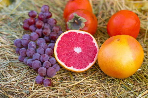 Sappige Heerlijke Grapefruit Blauwe Druiven — Stockfoto