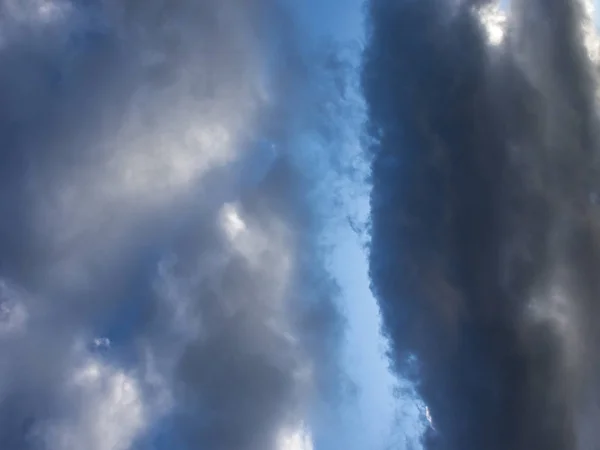 Nuvens Antes Tempestade Contra Céu Azul — Fotografia de Stock