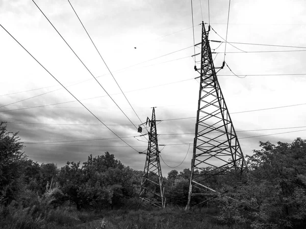 Metallstrukturen Von Stromleitungen Elektrischen Drähten — Stockfoto