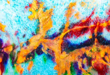 Renkli arka plan ile fırça darbeleri