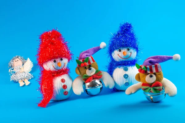 Μικρό Παιχνίδι Χιονάνθρωποι Στολίδια Για Χριστουγεννιάτικο Δέντρο — Φωτογραφία Αρχείου