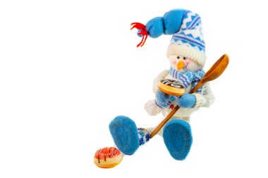 tahta kaşık ve çörek ile oyuncak kardan adam