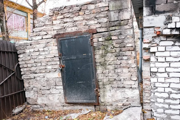 Edifício Tijolos Colapso Com Portas — Fotografia de Stock