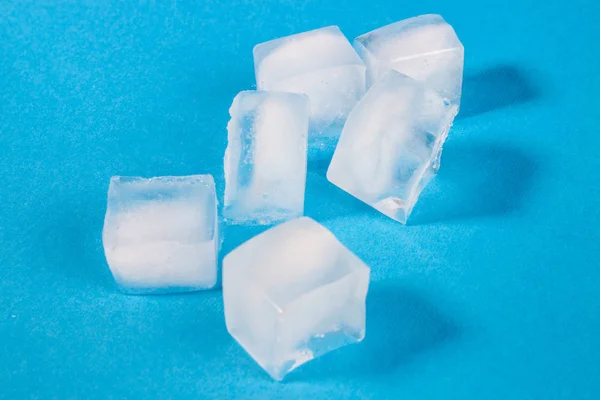 美しい正方形のアイス キューブ — ストック写真