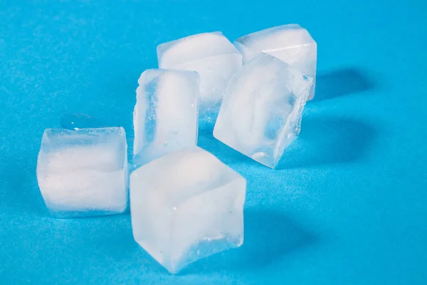 Красивые Квадратные Кубики Льда — стоковое фото