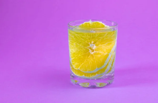 Limonade Klaren Glas Mit Orangefarbenem Getränk — Stockfoto