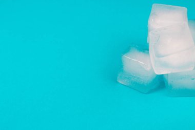 güzel buz küpleri, şeffaf buz